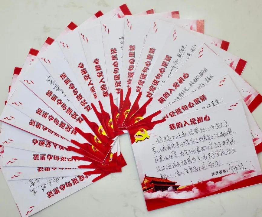 我们谈了1年了，我女友还放不下前男友，虽然她们都没有互相联系过，而且我也知道他们不可能，我对她非常好游戏画面